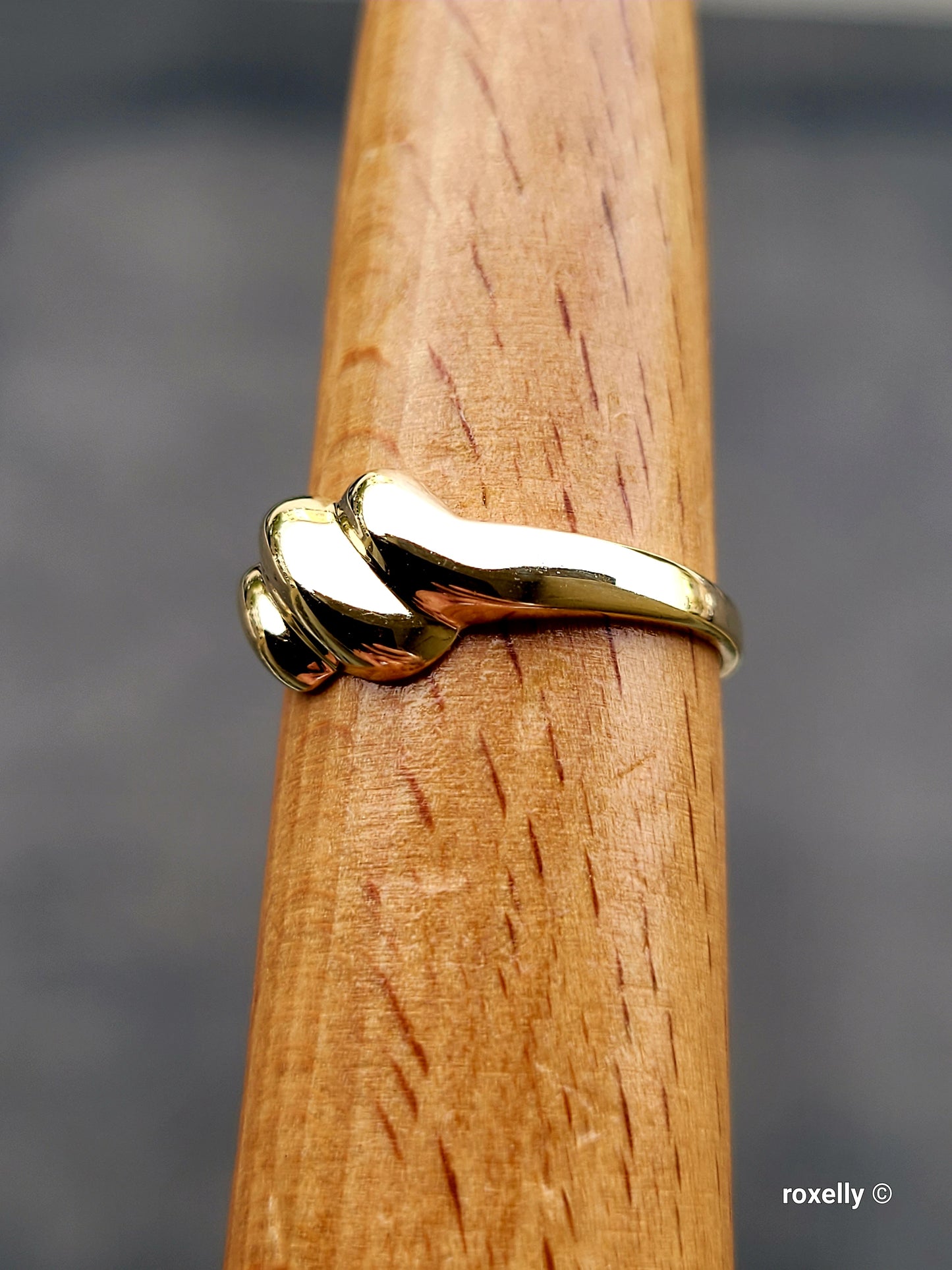 ❤️10k Size 8.25 Precious Solid Yellow Gold Grooved Puffy Band Ring!