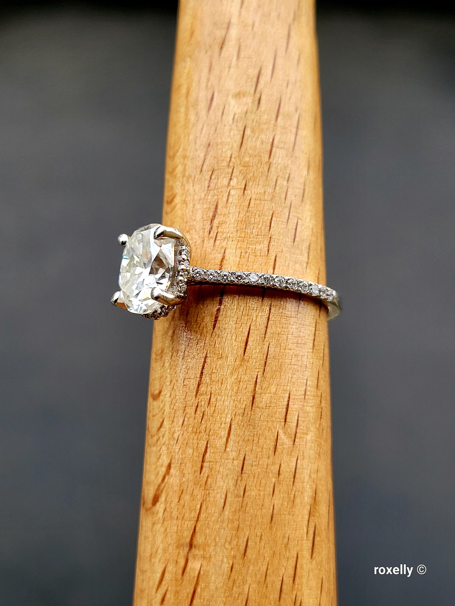 ❤️14k Size 8.5 Precious Solid White Gold Moissanite and Quartz Ring!