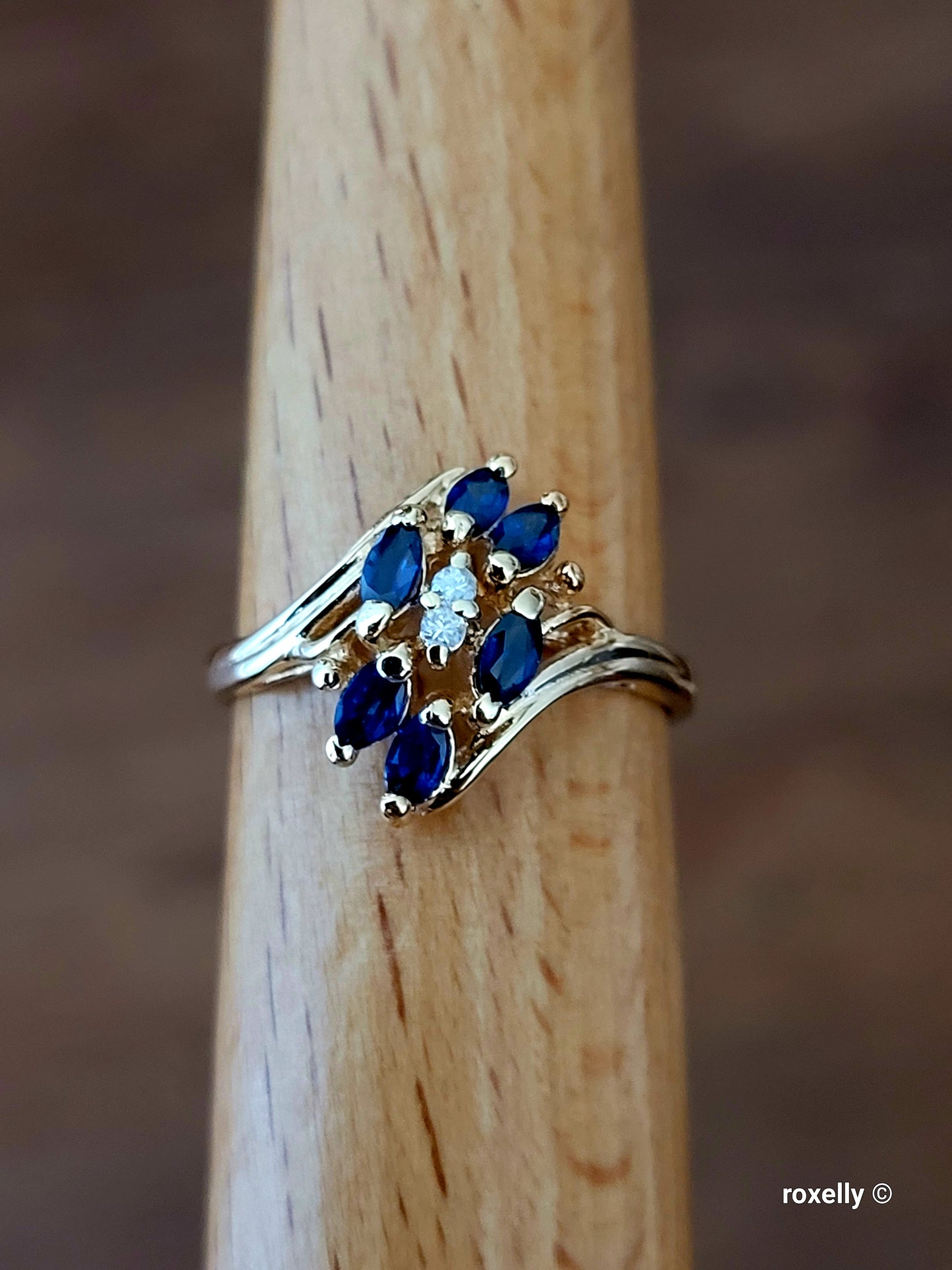 ❤️14k Size 7.75 Vintage Solid Yellow Gold Sapphire and Genuine Diamonds Ring!
