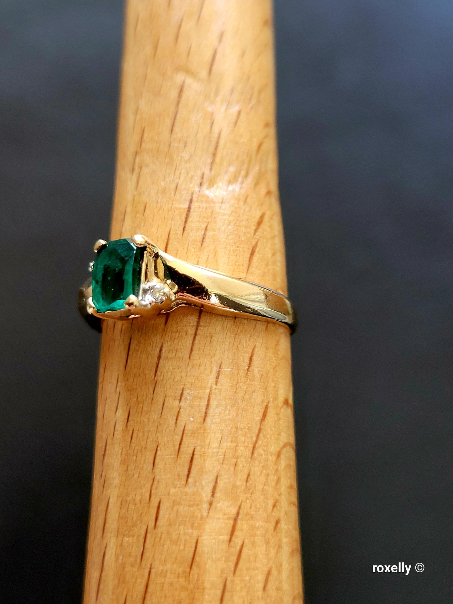 10K Yellow Gold Emerald and Diamonds Ring Size 6.5 Solid Gold
