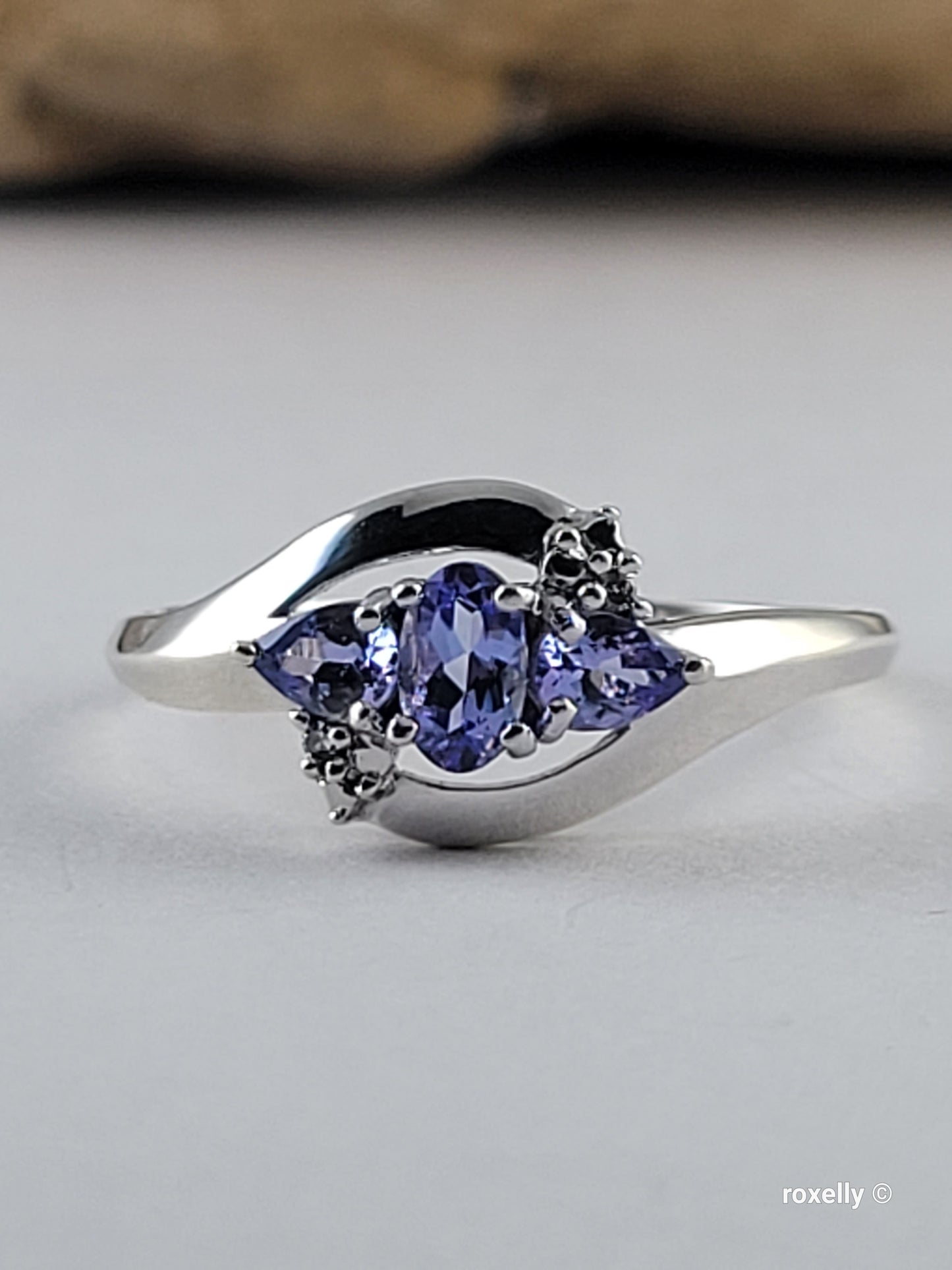 10K White Gold Tanzanite and Genuine Diamonds Ring Size 7, Solid Gold