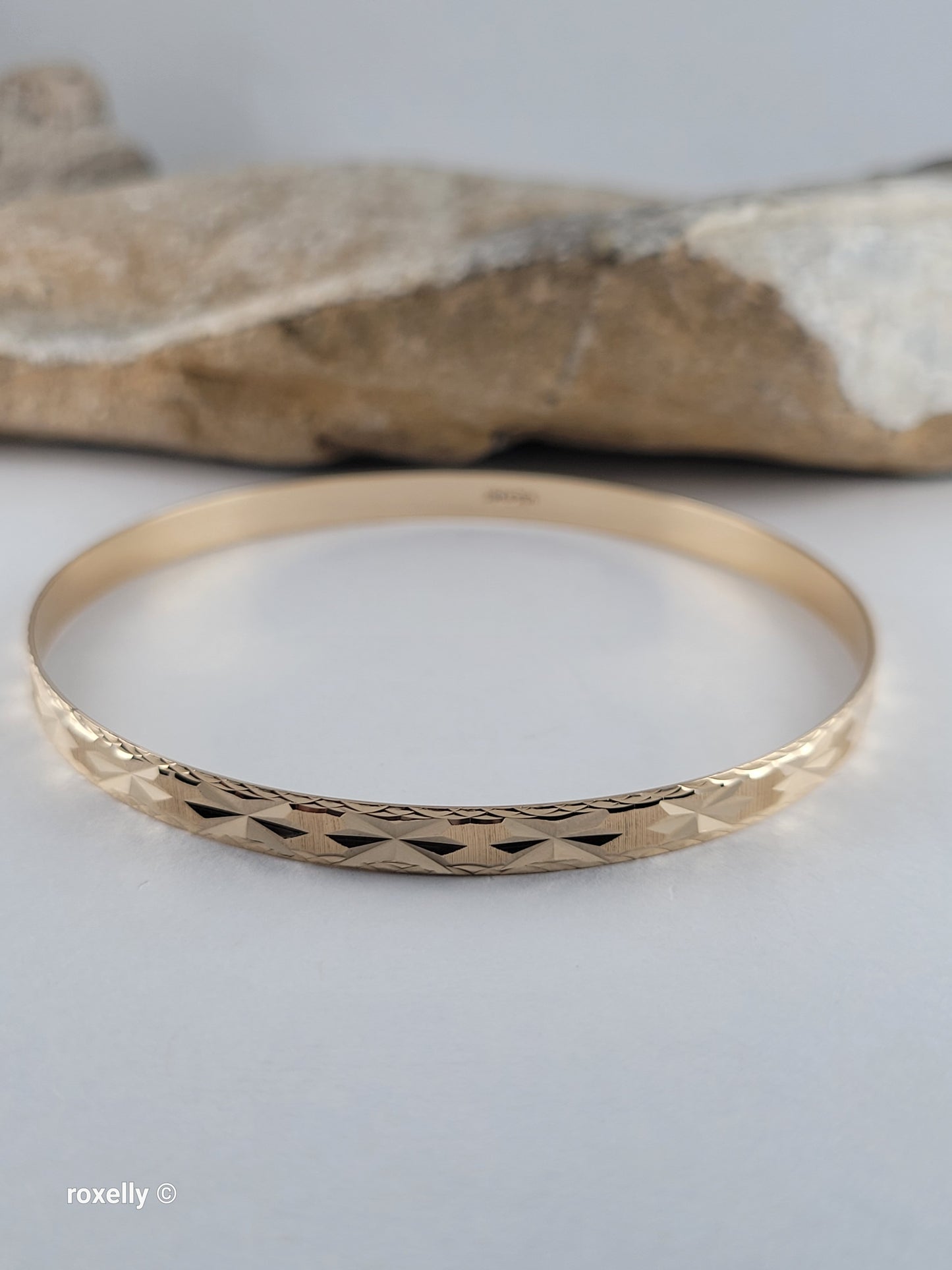 14K Solid Yellow Gold Diamond-Cut Star Bangle Bracelet, Satin Finish - AMAZING!
