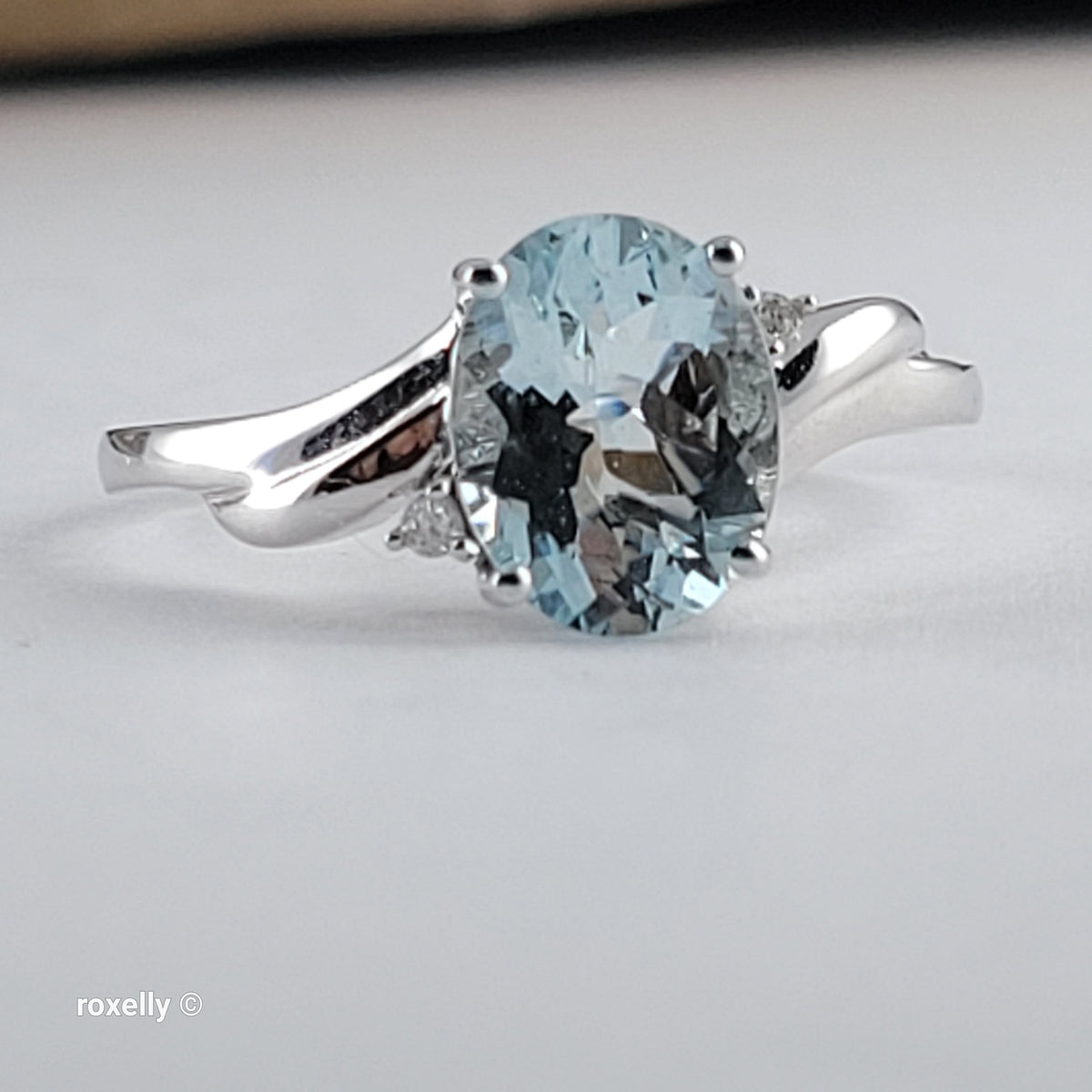14K White Gold Aquamarine and Genuine Diamond Ring Size 7 - Solid Gold!