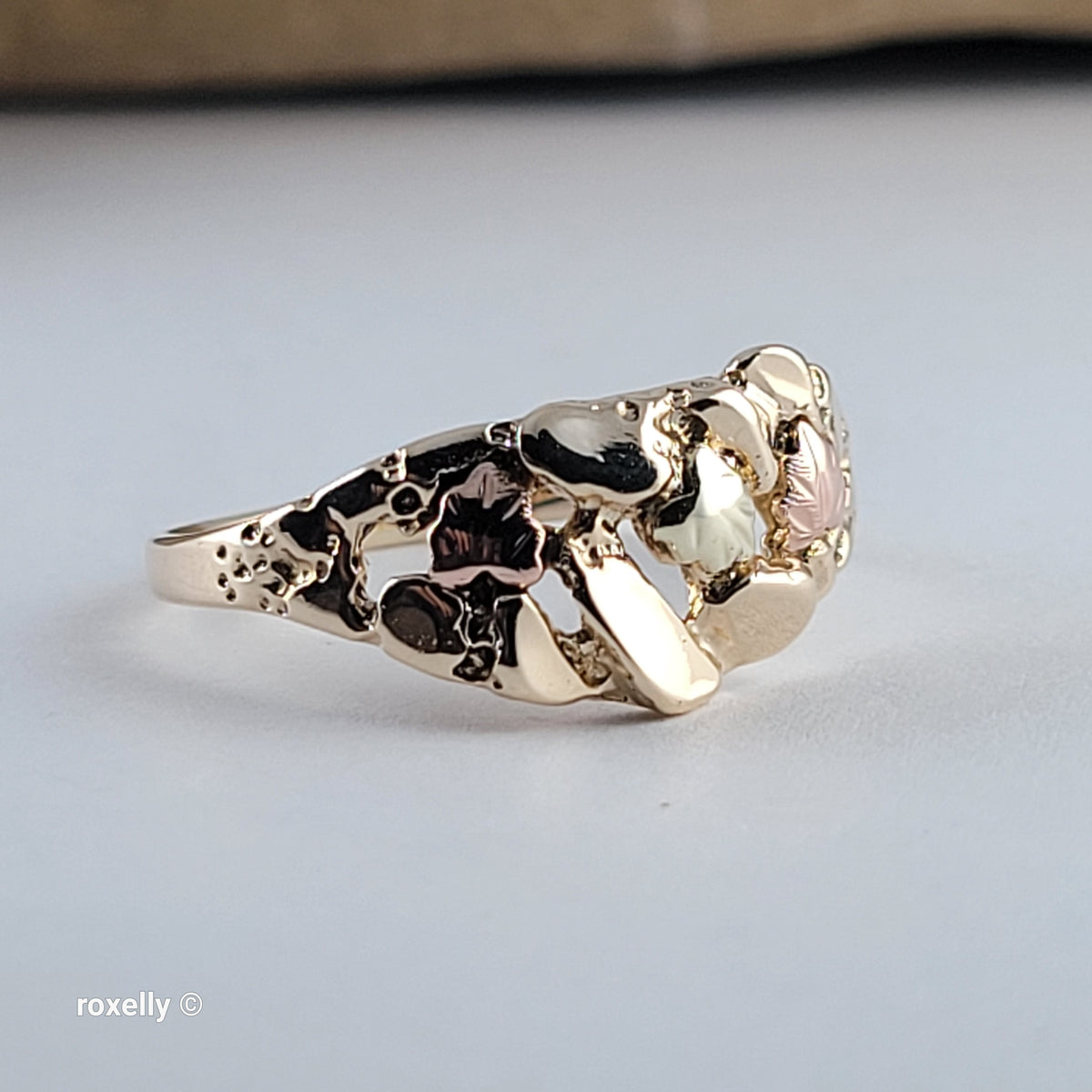 10K Multi-Tone Gold Black Hills Nugget Leaves Ring Size 9.5 - Solid Gold