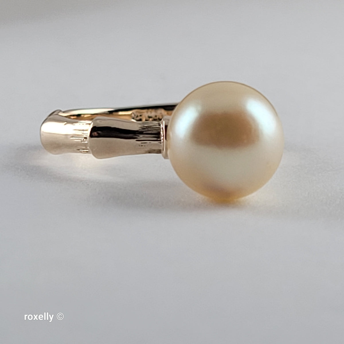 14K Yellow Gold Freshwater Pearl Ring Size 4 - Solid Gold