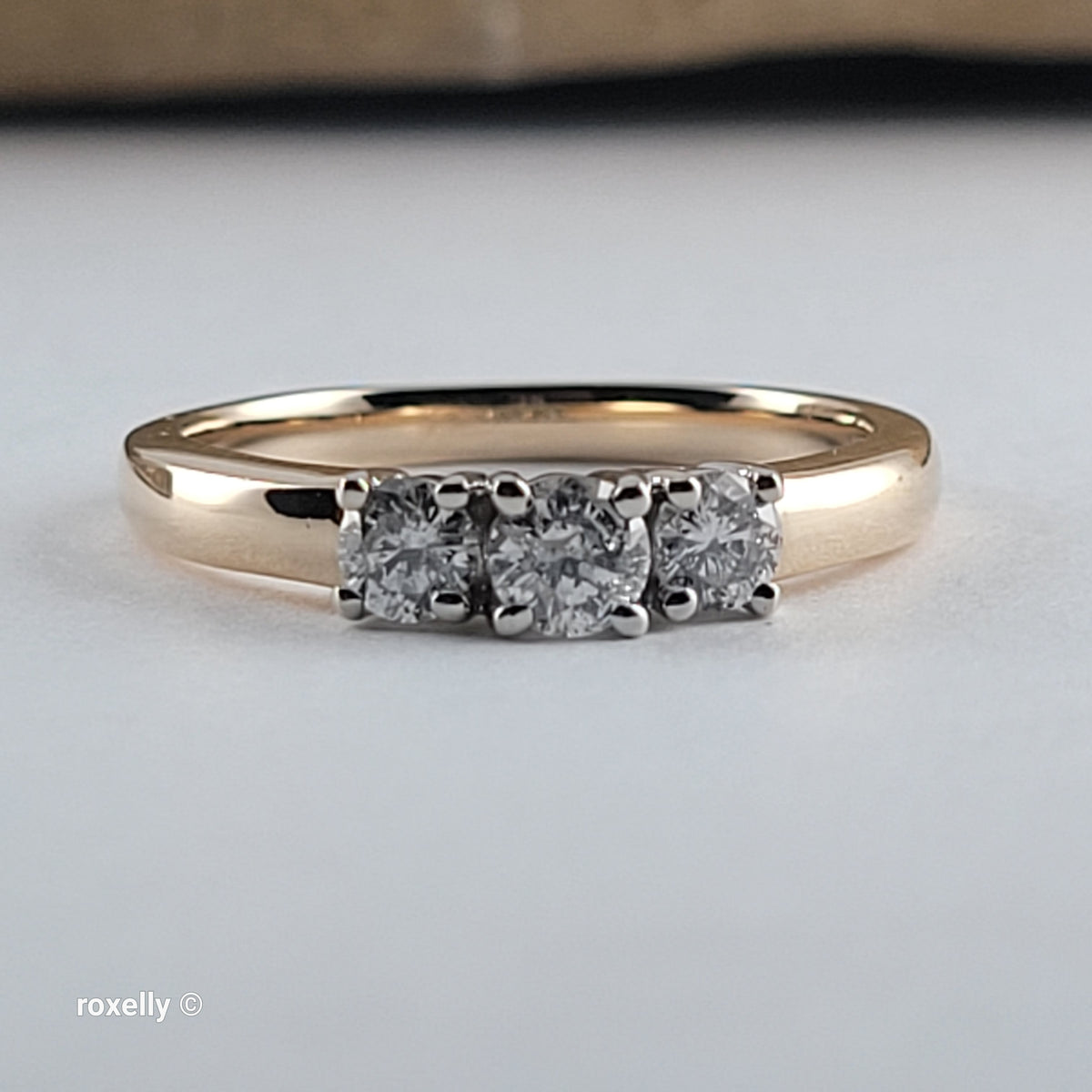 14K Yellow Gold Genuine Diamonds Band Ring Size 7 - Solid Gold
