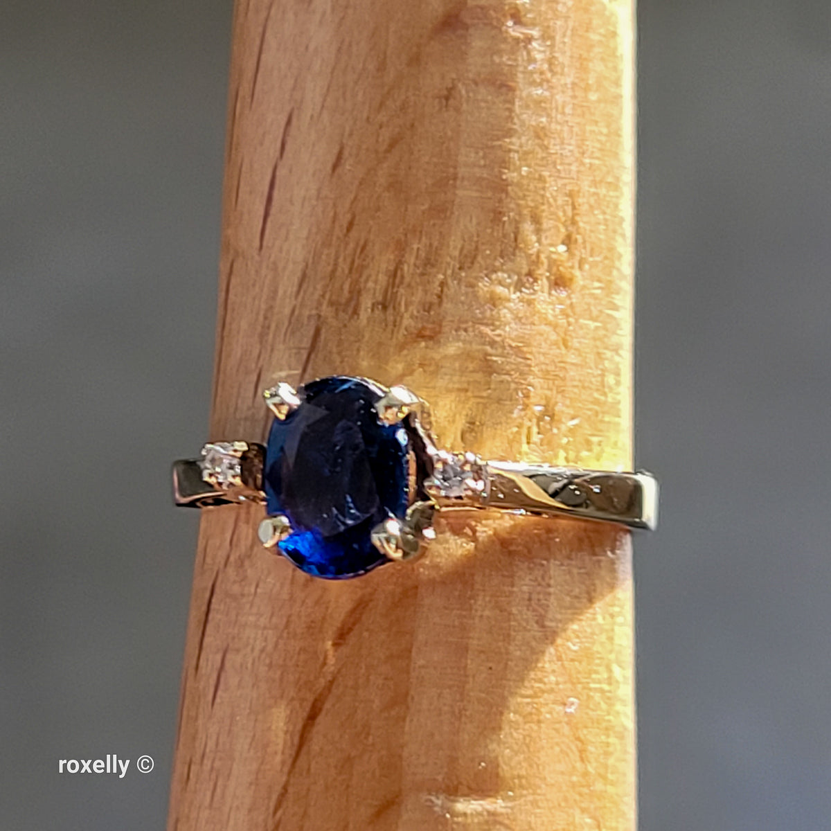 10K Yellow Gold Blue Sapphire & Genuine Diamonds Ring Size 5 - Solid Gold