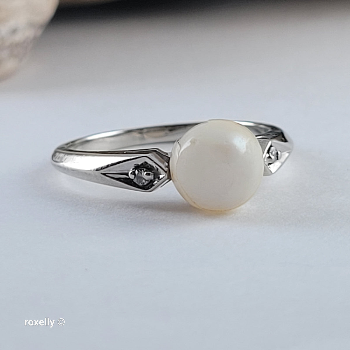 14K White Gold Fresh-Water Pearl and Genuine Diamonds Ring Size 5.5 - Solid Gold
