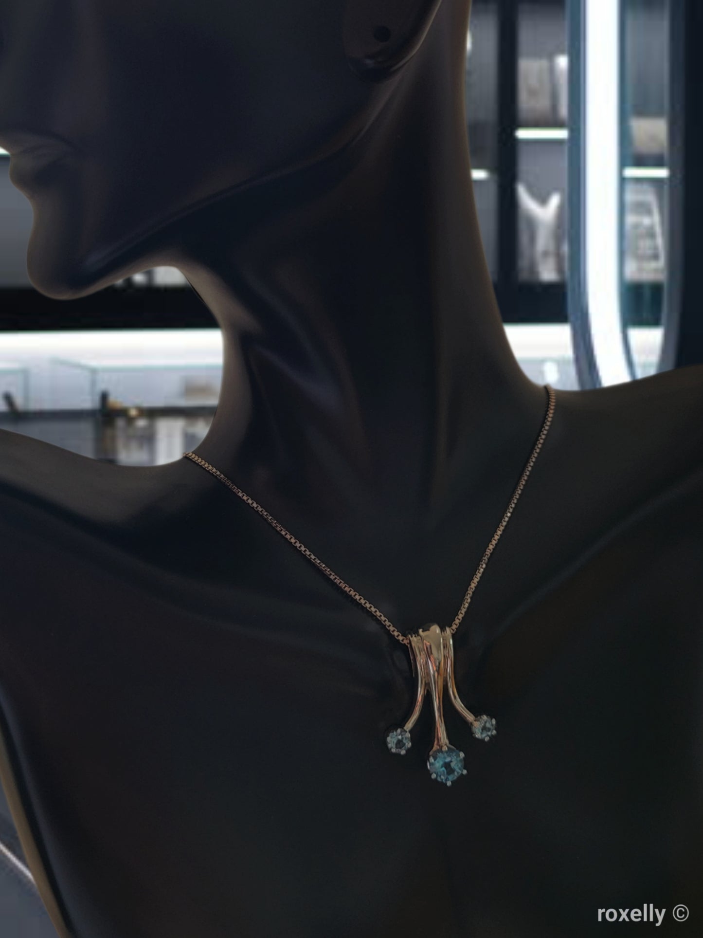 ❤️925 Amazing Sterling Silver Blue Topaz Necklace and Pendant!