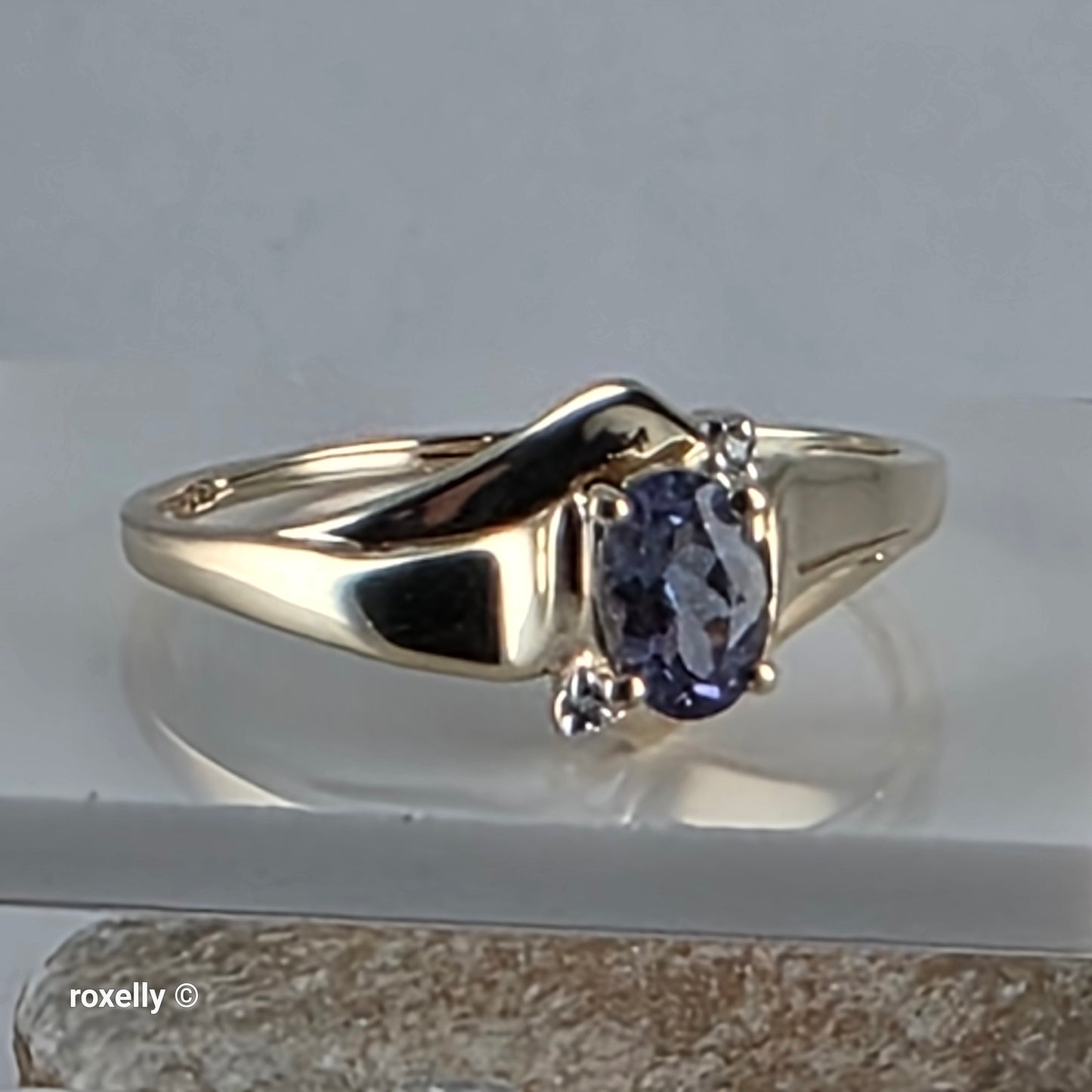 10K Yellow Gold Tanzanite and Diamond Ring Size 9.25, Solid Gold!