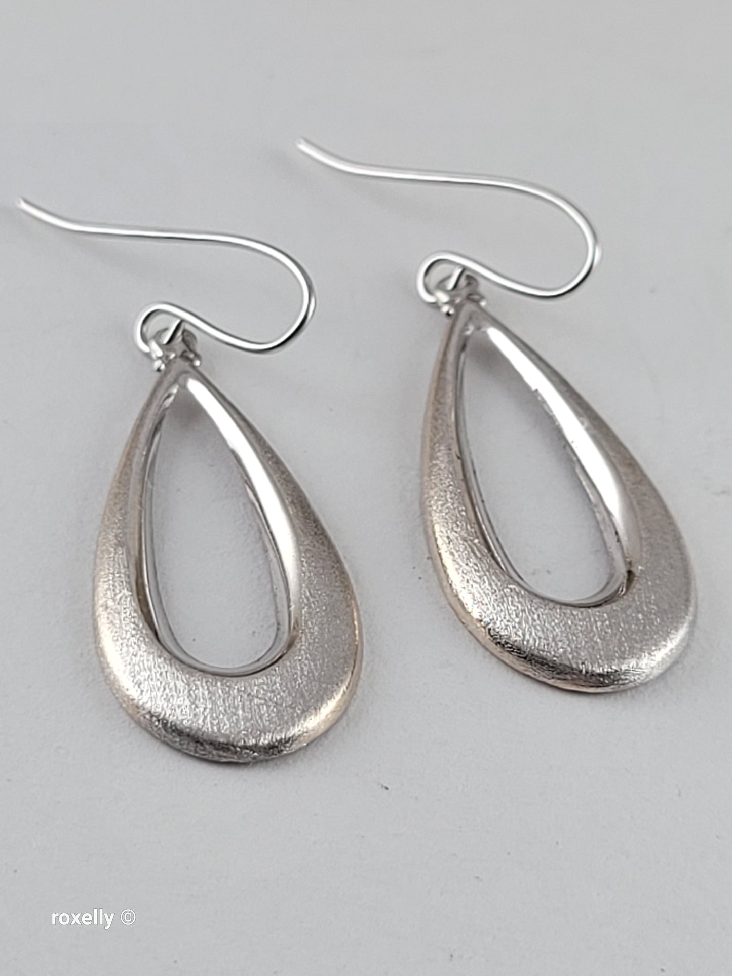 14K White Gold Lightweight Small Comfortable Brushed Finish Earrings!