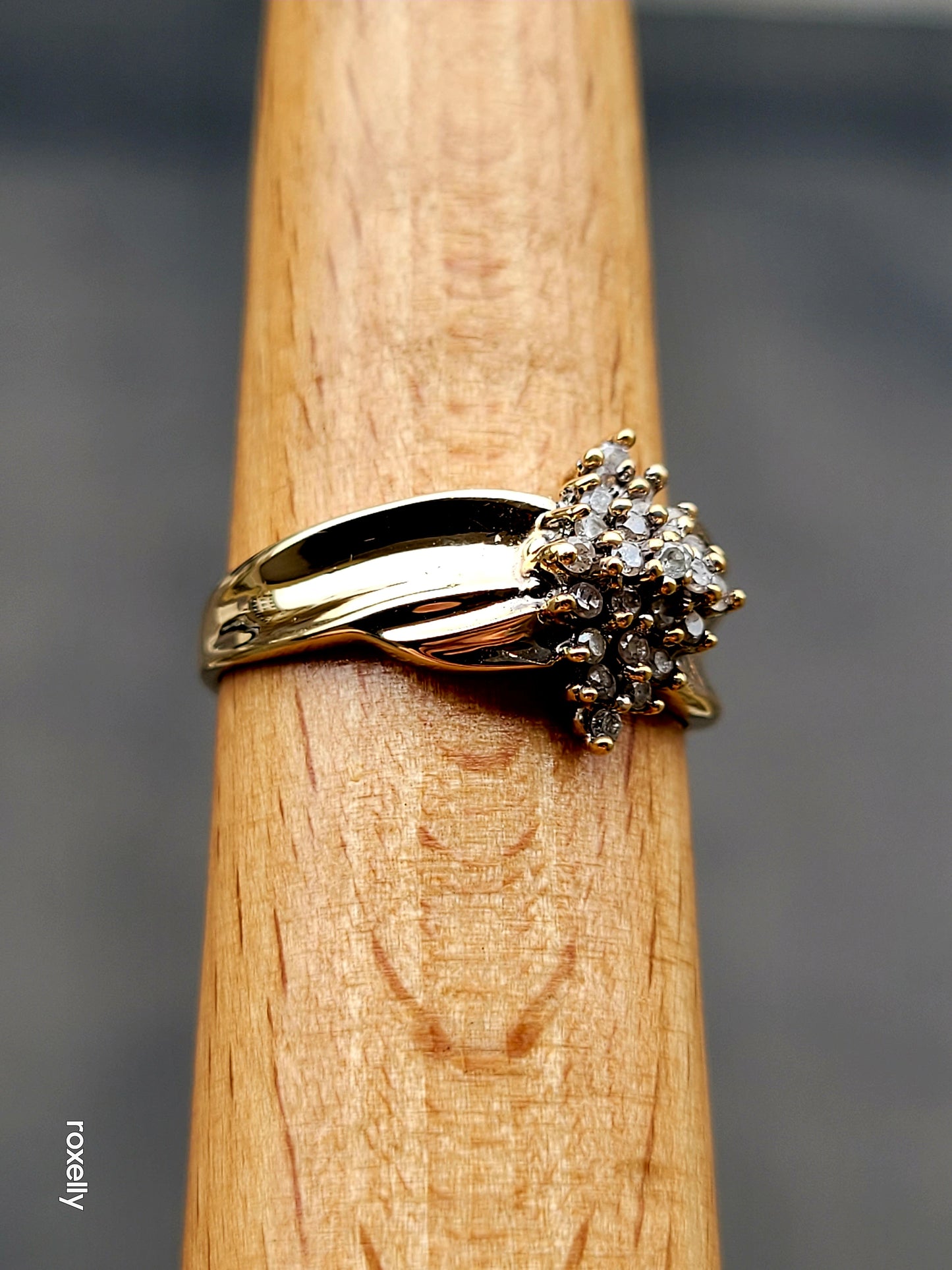 10k Size 8.75 Gorgeous Solid Yellow Gold Genuine Diamonds Cluster Ring!