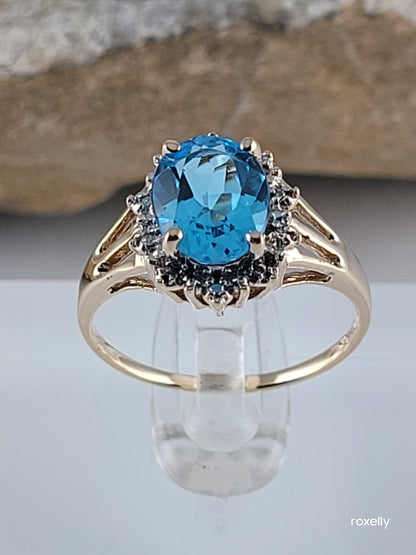 10k Size 6.75 Beautiful Solid Yellow Gold Blue Topaz and Diamond Ring!