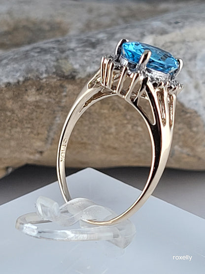 10k Size 6.75 Beautiful Solid Yellow Gold Blue Topaz and Diamond Ring!