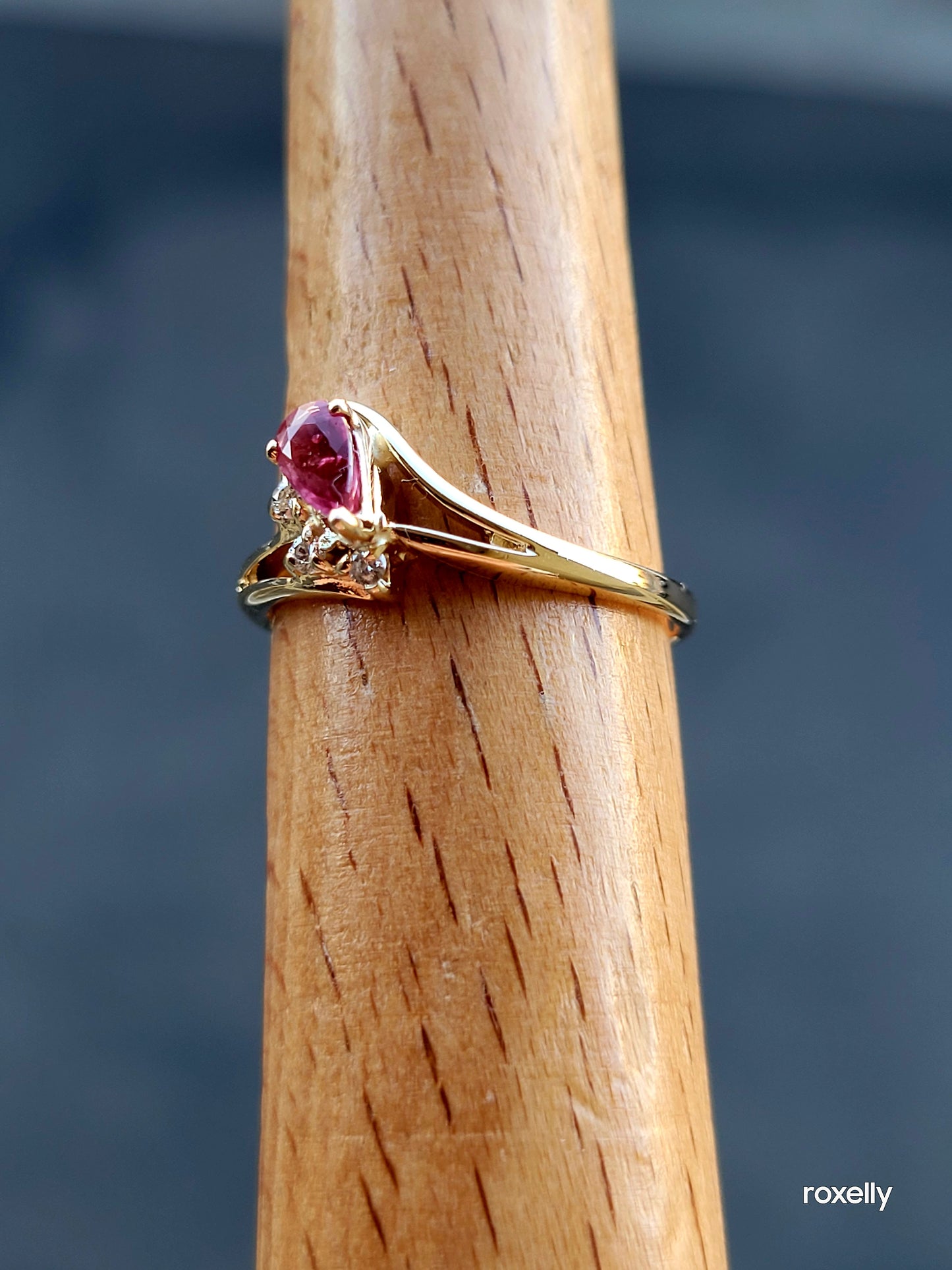 14k Size 6.5 Lovely Solid Yellow Gold Ruby Gemstone and Genuine Diamond Ring!