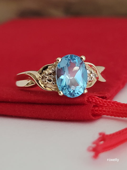 10k Size 6.75 Beautiful Solid Yellow Gold Blue Topaz and Diamond Ring!/