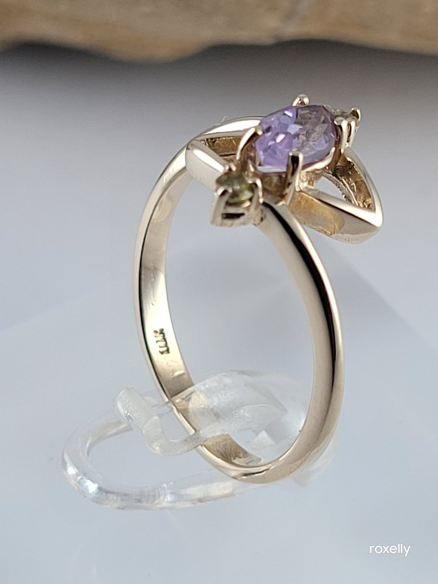 10k Size 8 Lovely Solid Yellow Gold Amethyst and Peridot Ring!