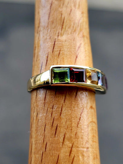 10k Size 6.75 Amazing Solid Yellow Gold Gemstone Band Ring