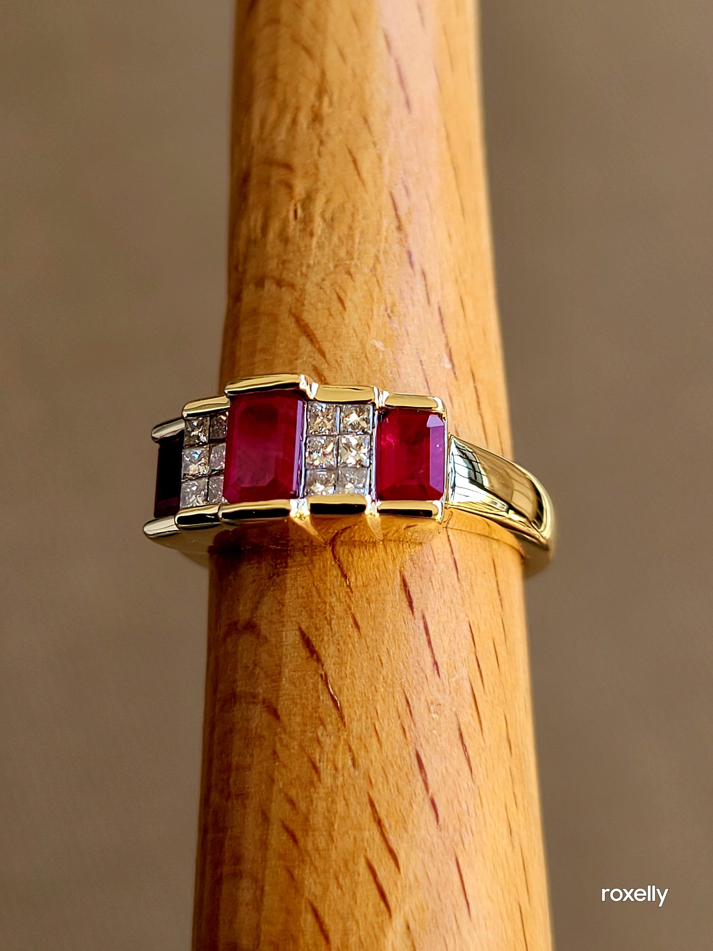 14k Size 7 Gorgeous Solid Yellow Gold Rubies and Genuine Diamonds Ring