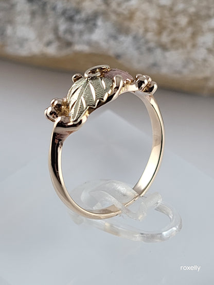 10k Size 6.75 Lovely Solid Yellow Gold Grape/Leaf Black Hills Ring