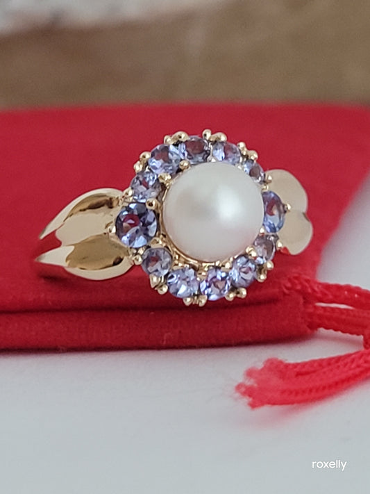 ❤️14k Size 7 Lovely Solid Yellow Gold Fresh-Water Pearl and Tanzanite Ring!