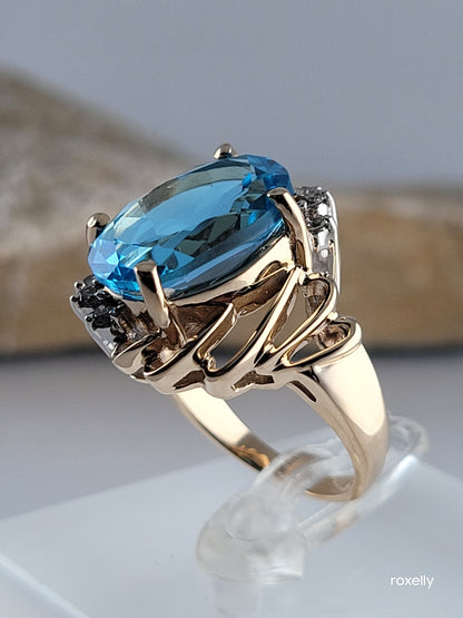 ❤️14k Size 6 Gorgeous Solid Yellow Gold Blue Topaz and Diamond Ring!