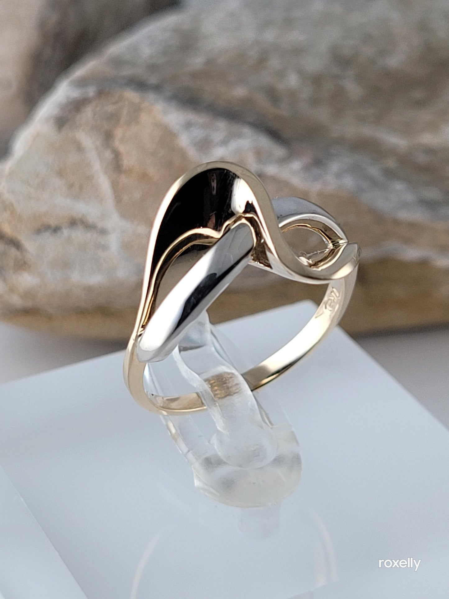 ❤️14k Size 6.5 Elegant Solid White and Yellow Gold Cocktail Ring!