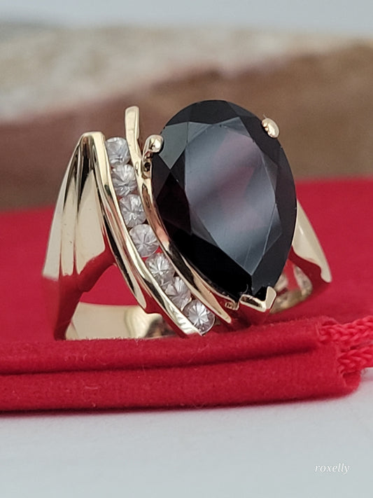 ❤️10k Size 8.25 Precious Solid Yellow Gold Garnet and White Spinel Ring!
