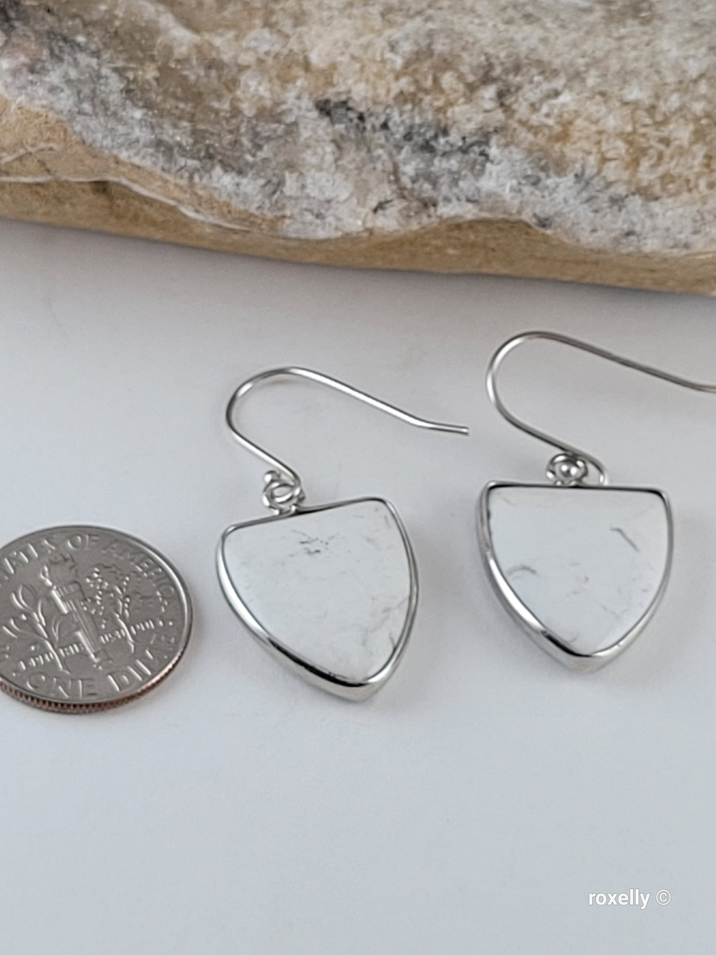 ❤️925 Precious Sterling Silver Triangle Shaped Howlite Drop Earrings!