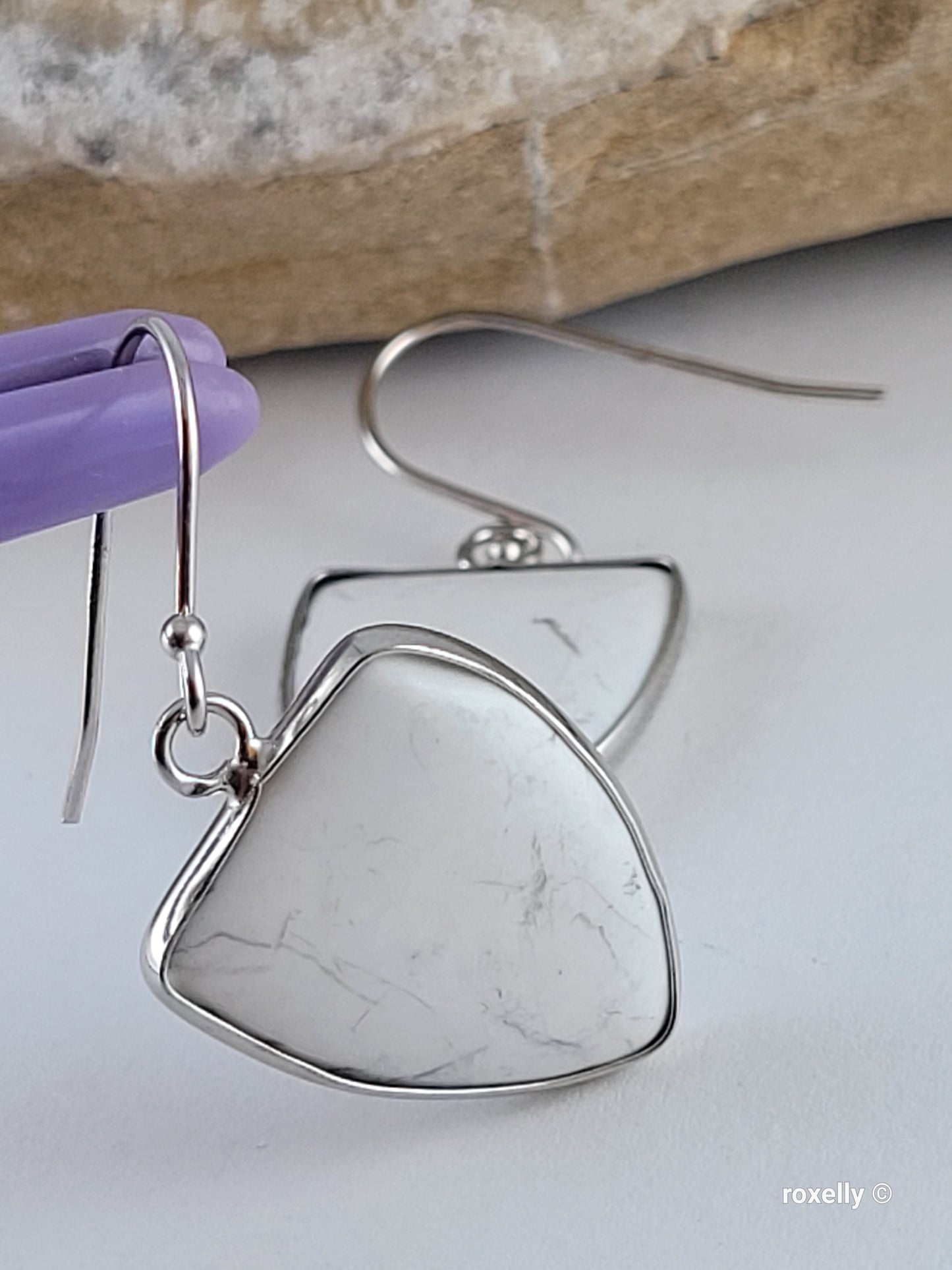 ❤️925 Precious Sterling Silver Triangle Shaped Howlite Drop Earrings!