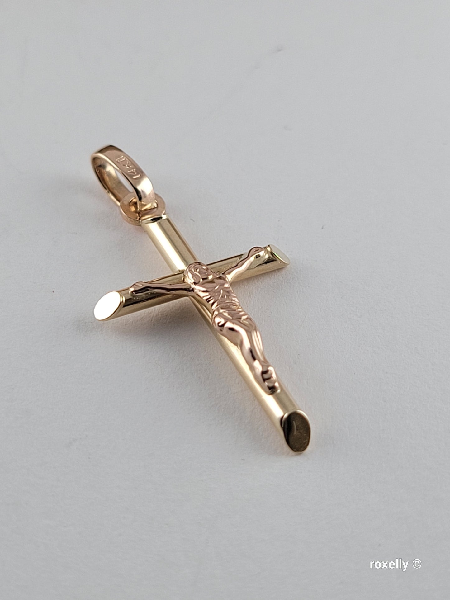 ❤️14k Small Solid Yellow Gold Crucifix Pendant!