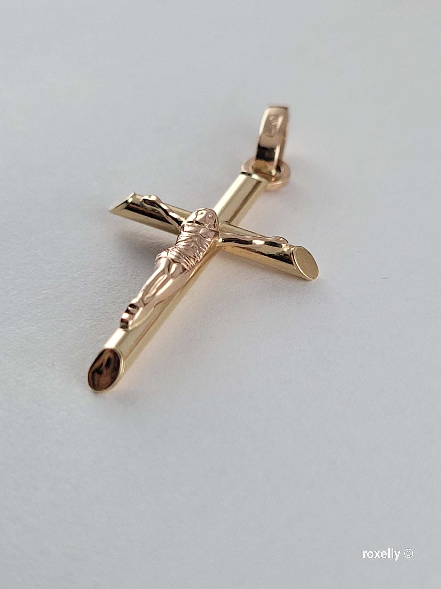 ❤️14k Small Solid Yellow Gold Crucifix Pendant!