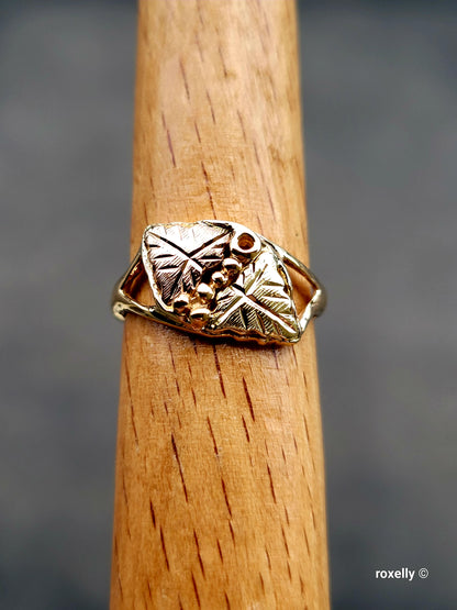 ❤️10k Size 5.5 Vintage Solid Yellow Gold Two Leaves-Shaped Black Hills Ring!