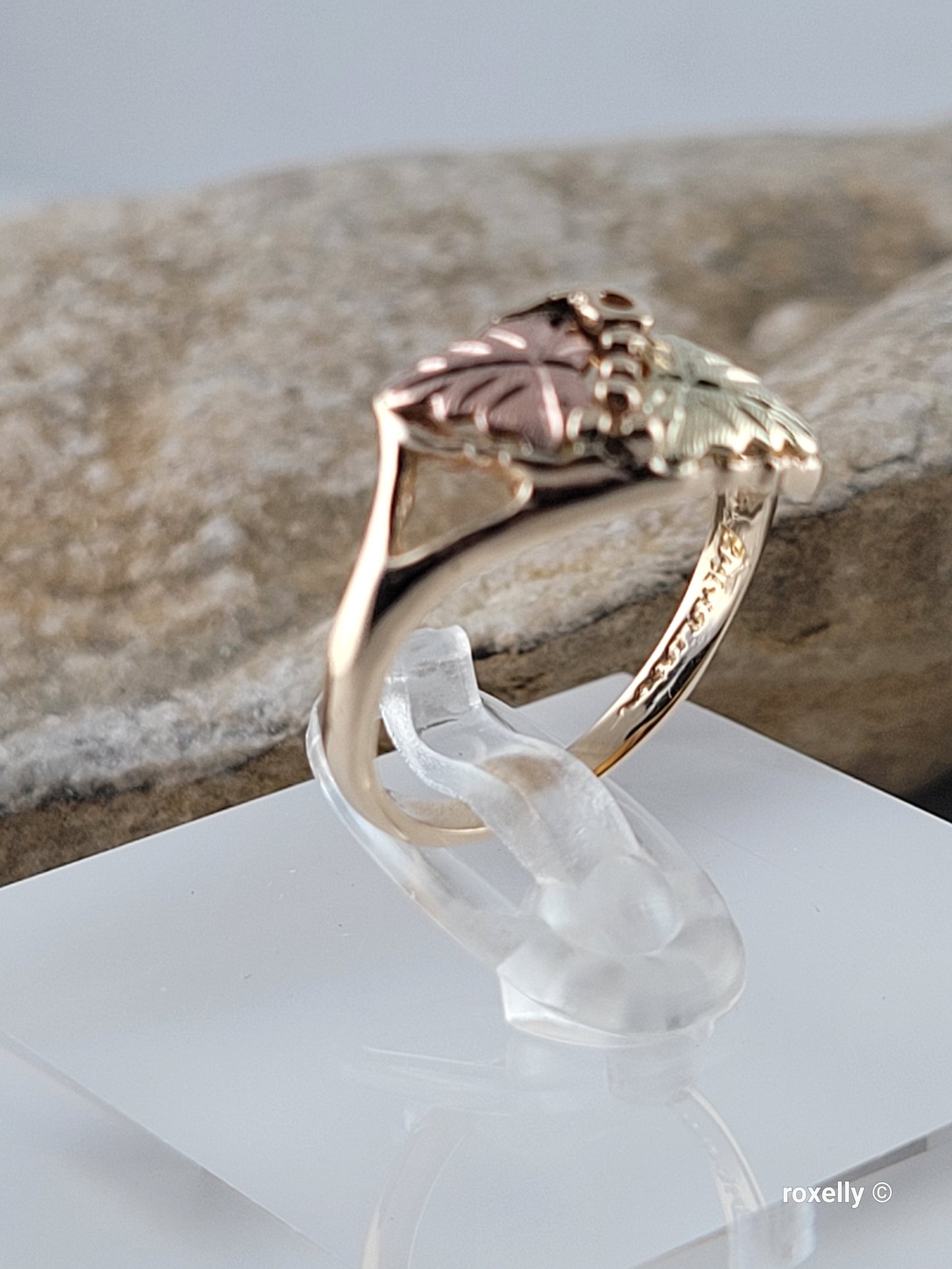 ❤️10k Size 5.5 Vintage Solid Yellow Gold Two Leaves-Shaped Black Hills Ring!