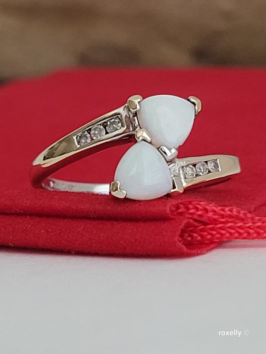 ❤️10k Size 6.5 Precious Solid Yellow Gold Fire Opal and Genuine Diamond Ring!