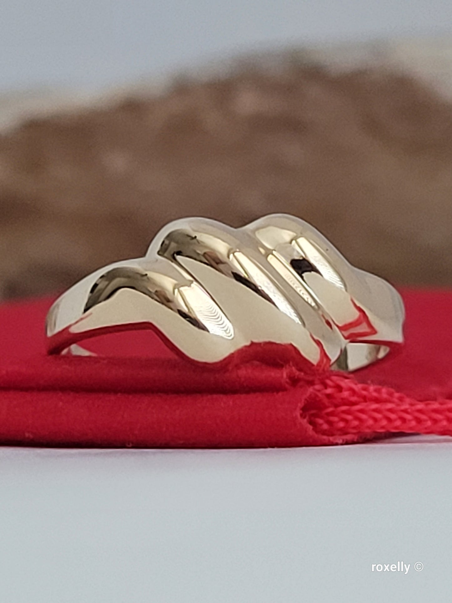 ❤️10k Size 8.25 Precious Solid Yellow Gold Grooved Puffy Band Ring!