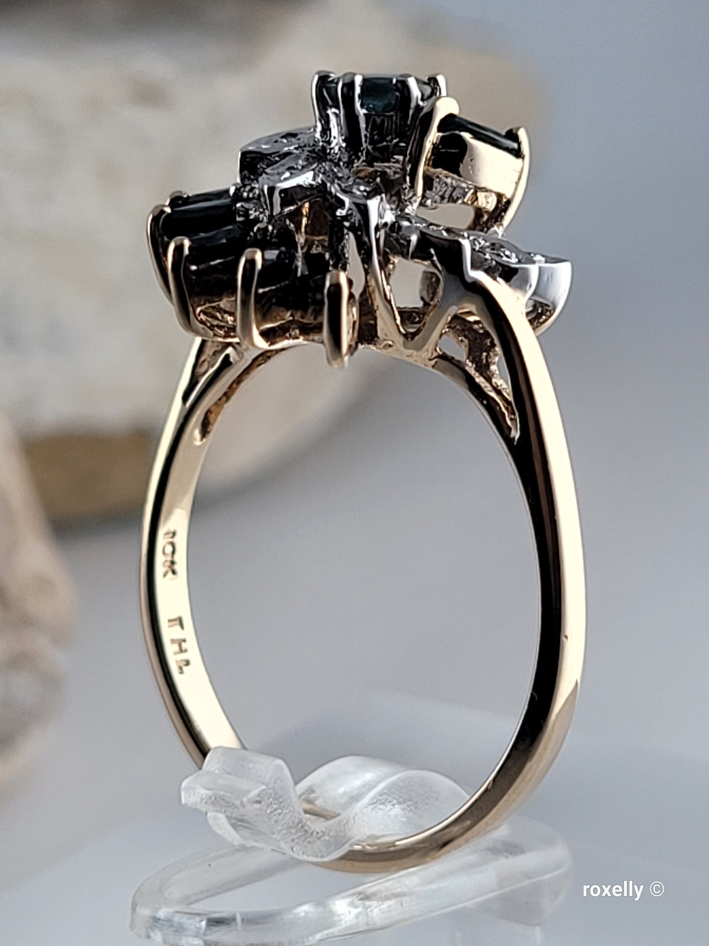 ❤️10k Size 7.75 Amazing Solid Yellow Gold Dark Sapphire and Diamond Ring!