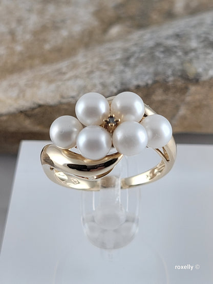 ❤️10k Size 6 Beautiful Solid Yellow Gold Fresh-Water Pearl and Diamond Ring!