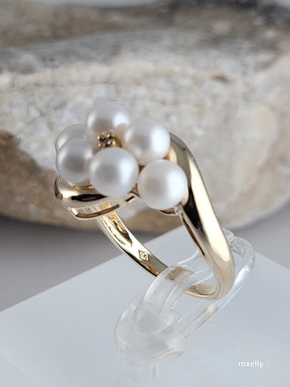 ❤️10k Size 6 Beautiful Solid Yellow Gold Fresh-Water Pearl and Diamond Ring!