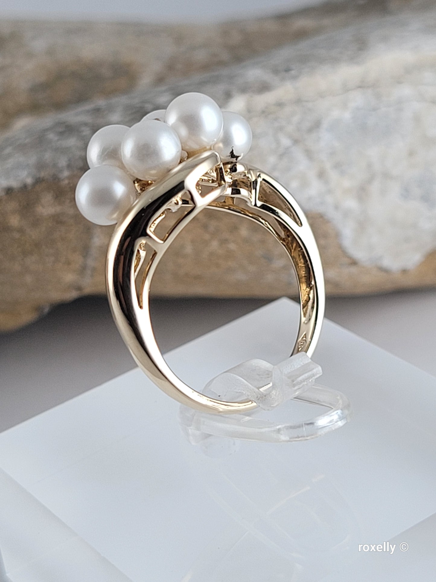 ❤️10k Size 6 Beautiful Solid Yellow Gold Fresh-Water Pearl and Diamond Ring!