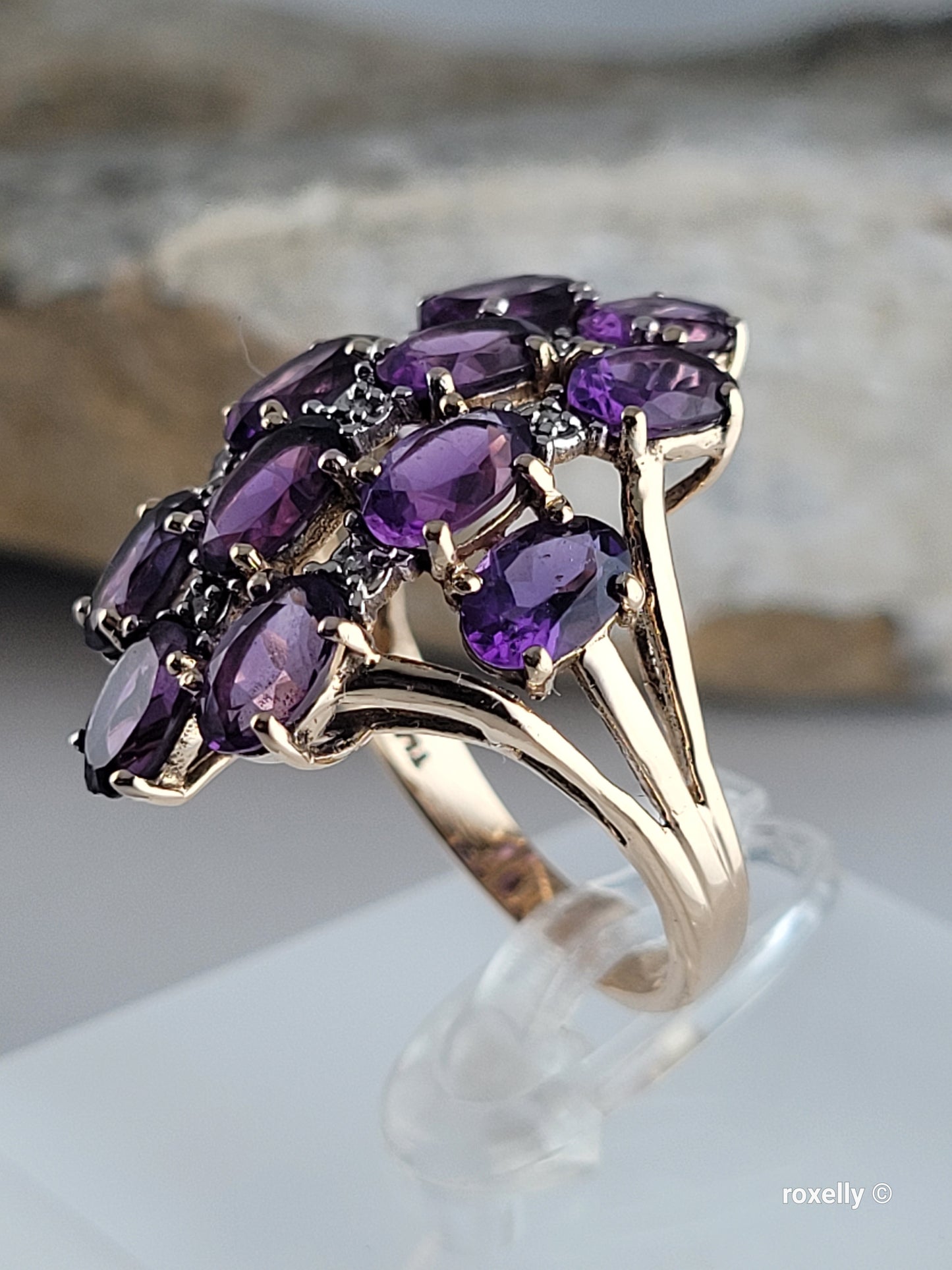 ❤️14k Size 6.75 Gorgeous Solid Yellow Gold Amethyst and Diamond Ring!