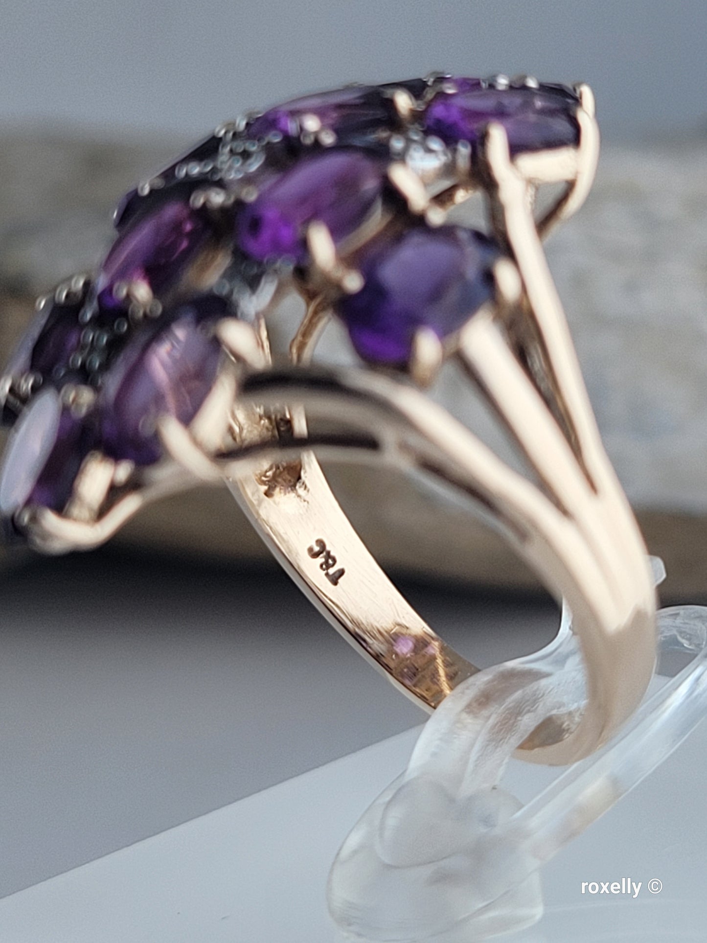 ❤️14k Size 6.75 Gorgeous Solid Yellow Gold Amethyst and Diamond Ring!