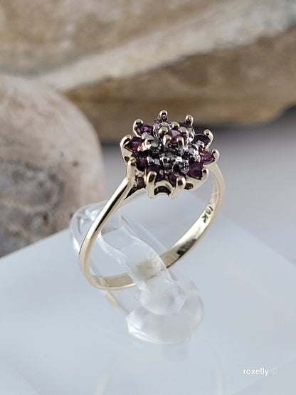 ❤️10k Size 6 Precious Solid Yellow Gold Rubies and Diamond Ring!