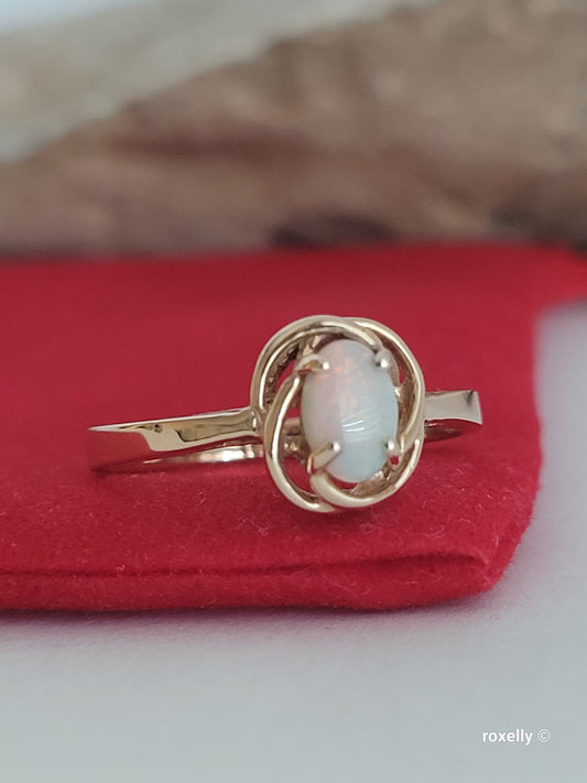 ❤️10k Size 6.25 Precious Solid Yellow Gold Fire Opal Ring!