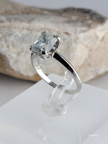 ❤️14k Size 6.75 Beautiful Solid White Topaz Ring!