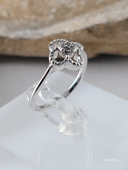 ❤️925 Size 7 Precious Sterling Silver Cubic Zirconia Ring!