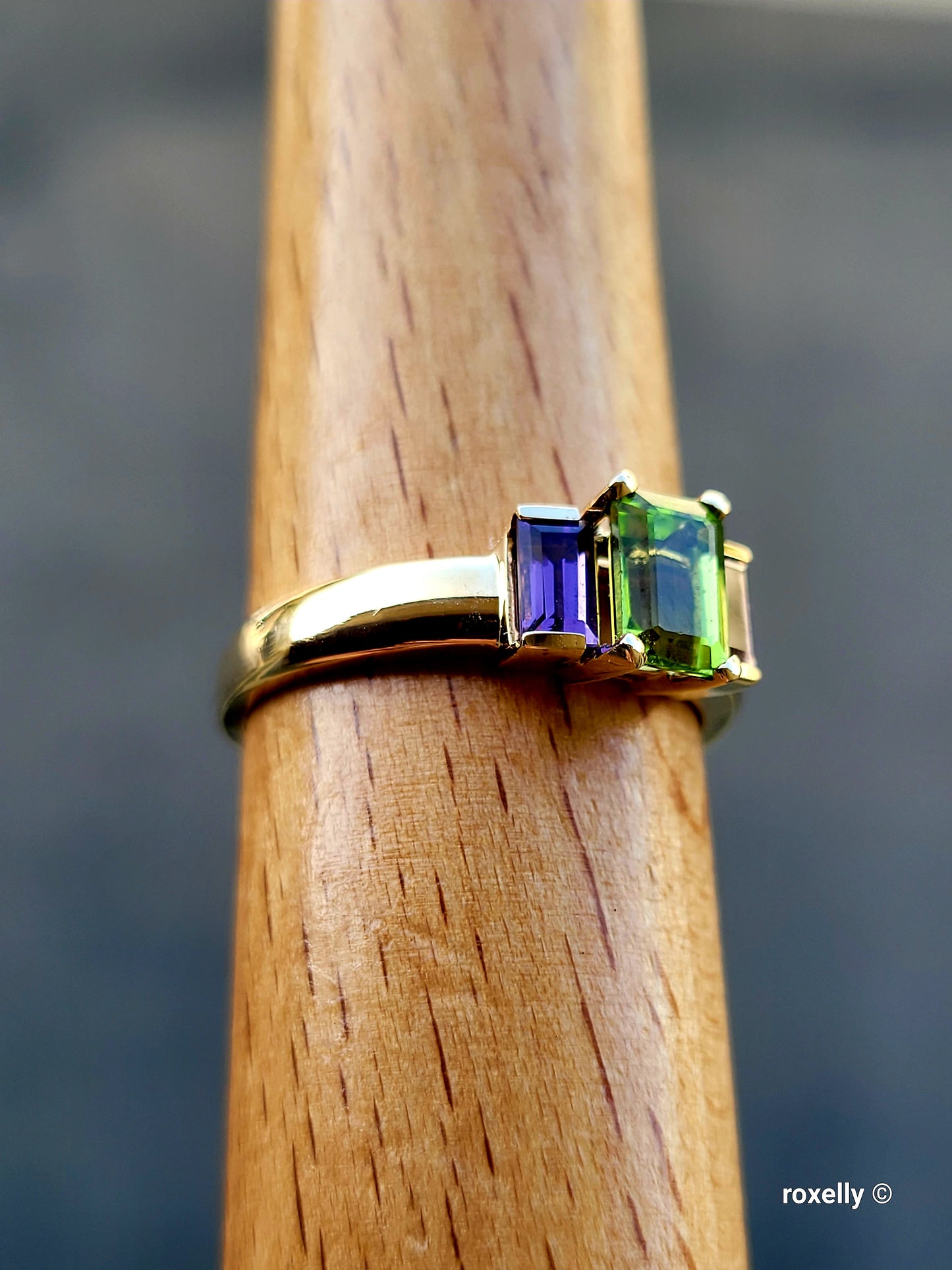 ❤️10k Size 9.75 Beautiful Solid Yellow Gold Peridot and Amethyst Ring!