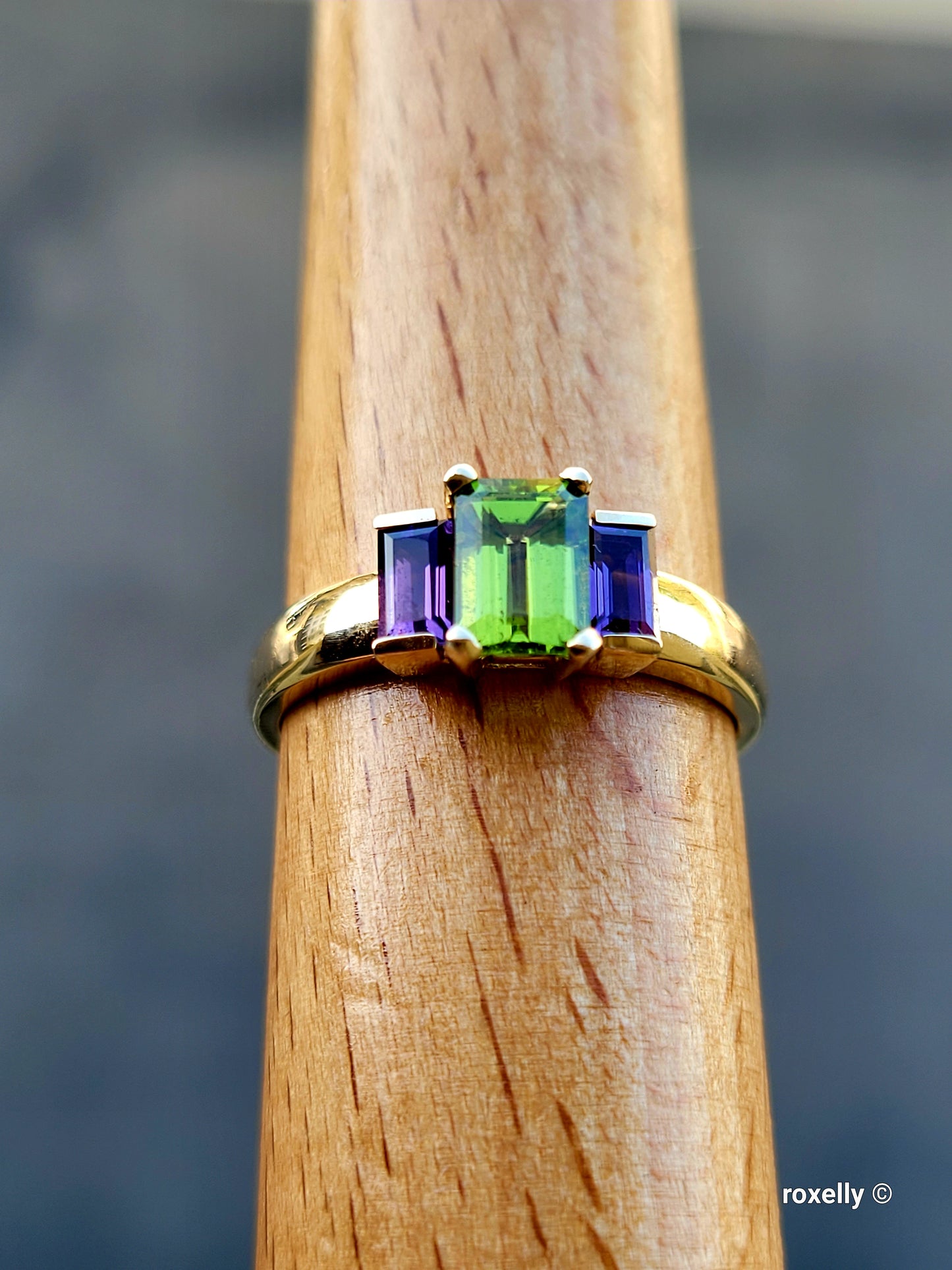 ❤️10k Size 9.75 Beautiful Solid Yellow Gold Peridot and Amethyst Ring!