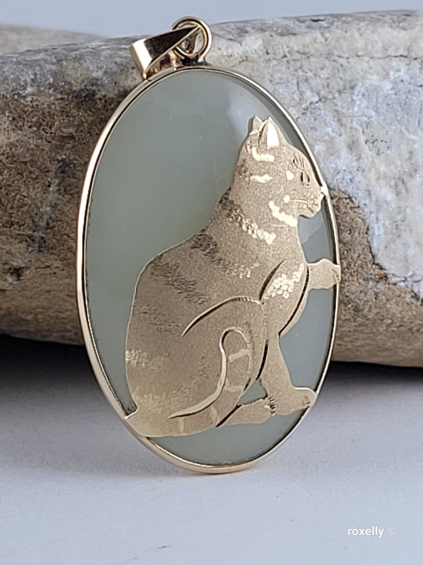 ❤️14k Precious Solid Yellow Gold Jade Cat Design Pendant!