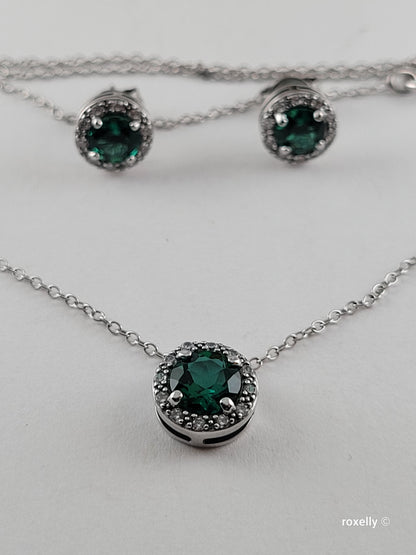 ❤️925 Beautiful Sterling Silver With Green and White Cubic Zirconia Necklace and Earrings Set!
